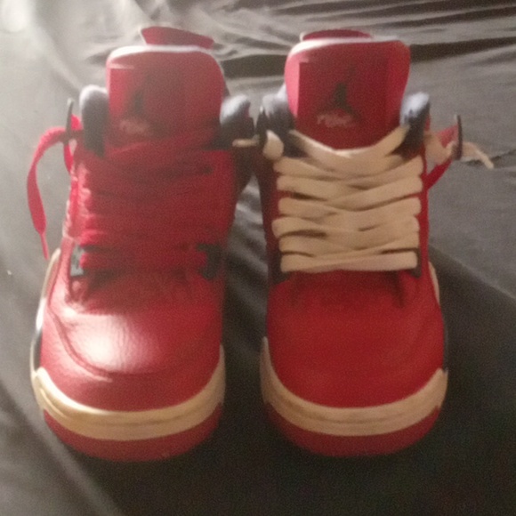 NIKE JORDAN 4 Retro red and touches of white&blue. - Picture 2 of 12